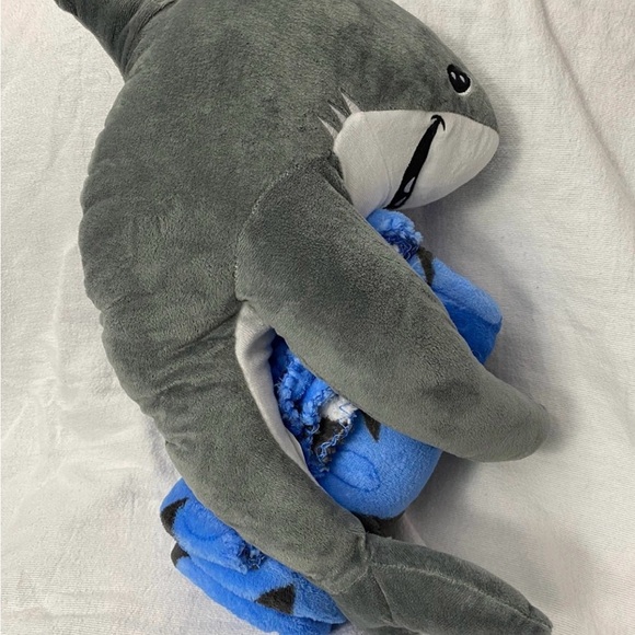 16” Shark Huggable Plush + 50” by 60” Throw Set. - Picture 4 of 9